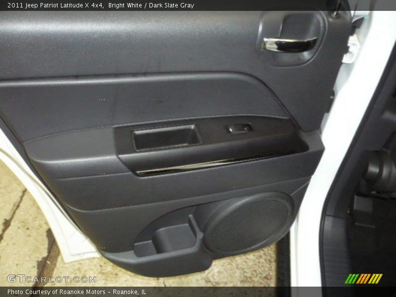 Bright White / Dark Slate Gray 2011 Jeep Patriot Latitude X 4x4