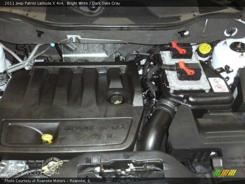 Bright White / Dark Slate Gray 2011 Jeep Patriot Latitude X 4x4