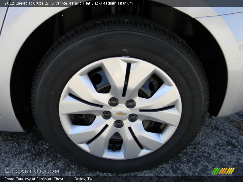 Silver Ice Metallic / Jet Black/Medium Titanium 2012 Chevrolet Cruze LS