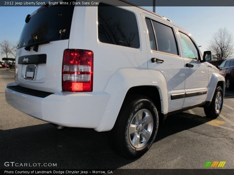 Bright White / Dark Slate Gray 2012 Jeep Liberty Sport