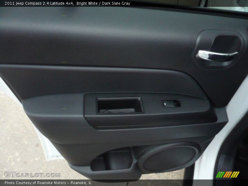 Bright White / Dark Slate Gray 2011 Jeep Compass 2.4 Latitude 4x4