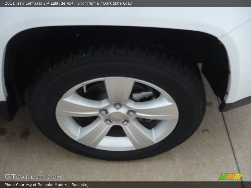 Bright White / Dark Slate Gray 2011 Jeep Compass 2.4 Latitude 4x4