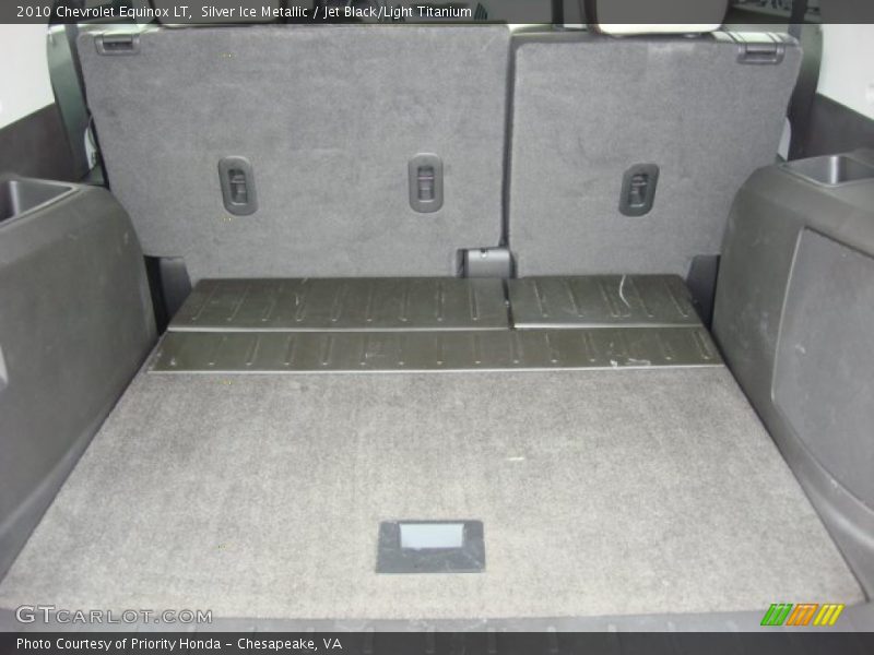 Silver Ice Metallic / Jet Black/Light Titanium 2010 Chevrolet Equinox LT