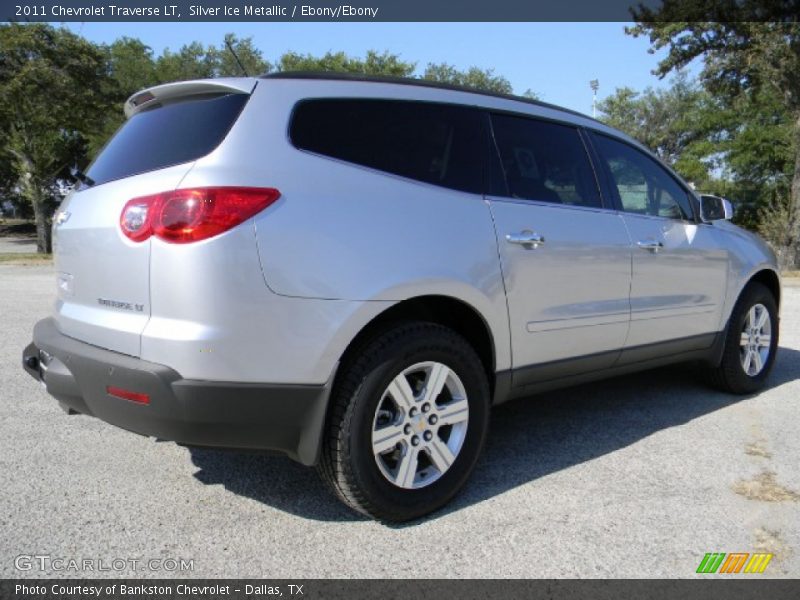 Silver Ice Metallic / Ebony/Ebony 2011 Chevrolet Traverse LT