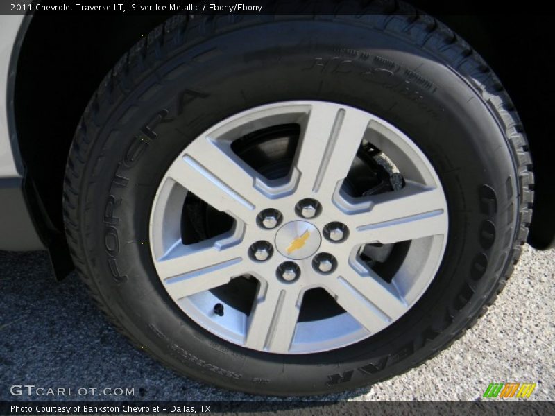 Silver Ice Metallic / Ebony/Ebony 2011 Chevrolet Traverse LT