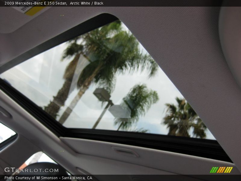 Arctic White / Black 2009 Mercedes-Benz E 350 Sedan