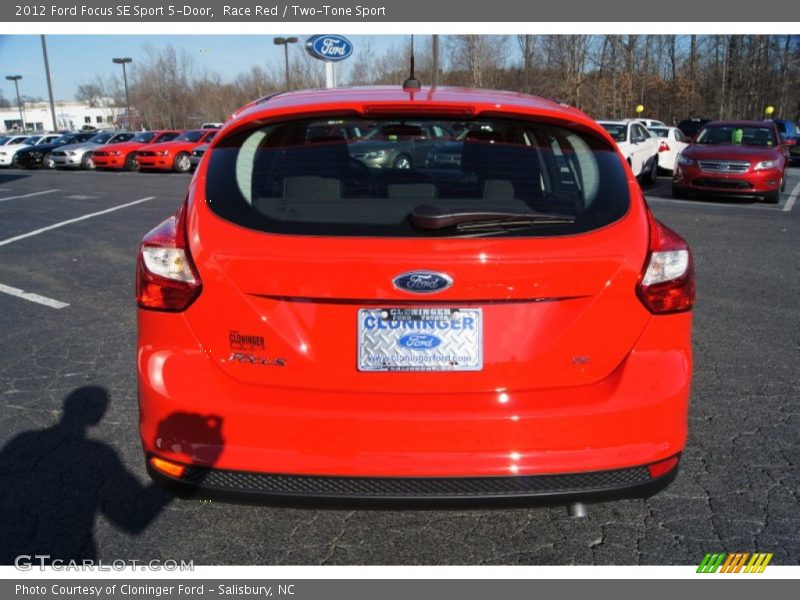 Race Red / Two-Tone Sport 2012 Ford Focus SE Sport 5-Door
