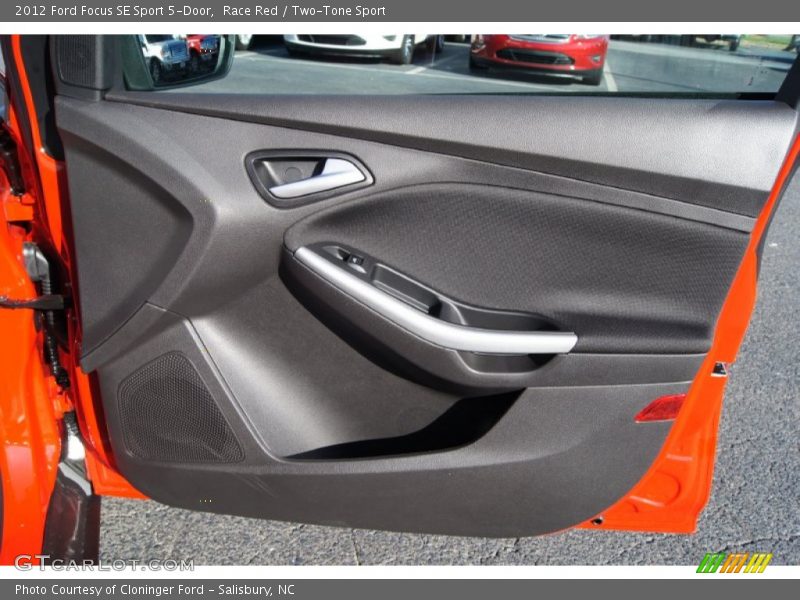 Race Red / Two-Tone Sport 2012 Ford Focus SE Sport 5-Door