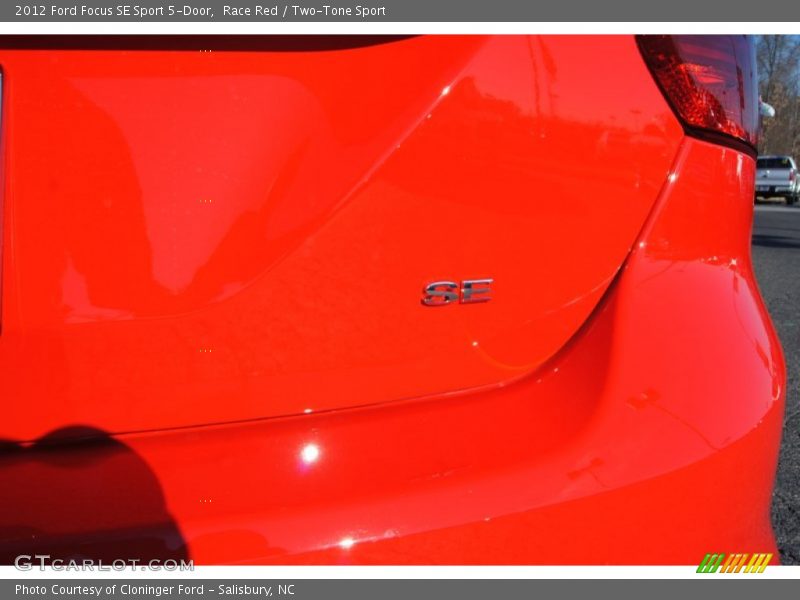 Race Red / Two-Tone Sport 2012 Ford Focus SE Sport 5-Door