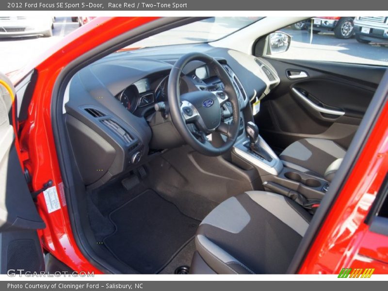  2012 Focus SE Sport 5-Door Two-Tone Sport Interior