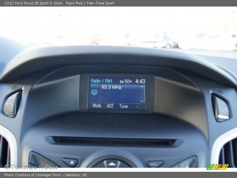 Race Red / Two-Tone Sport 2012 Ford Focus SE Sport 5-Door