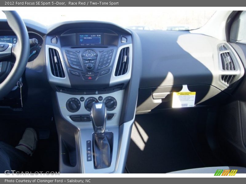 Race Red / Two-Tone Sport 2012 Ford Focus SE Sport 5-Door