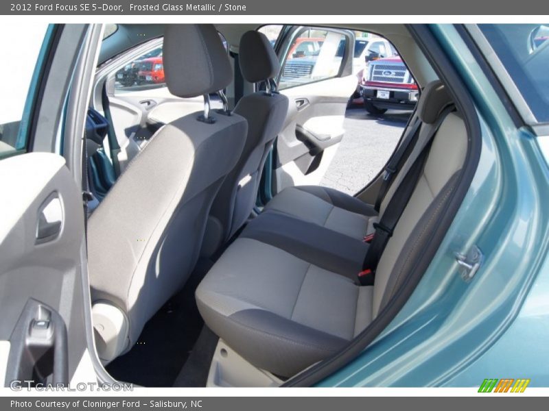  2012 Focus SE 5-Door Stone Interior
