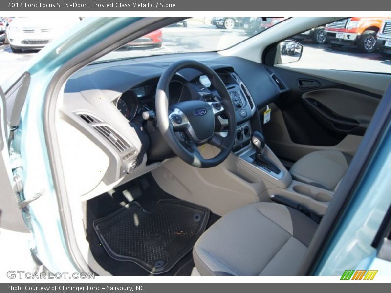  2012 Focus SE 5-Door Stone Interior