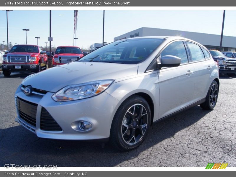 Ingot Silver Metallic / Two-Tone Sport 2012 Ford Focus SE Sport 5-Door
