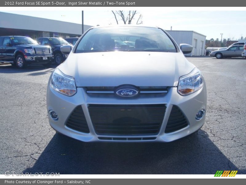 Ingot Silver Metallic / Two-Tone Sport 2012 Ford Focus SE Sport 5-Door