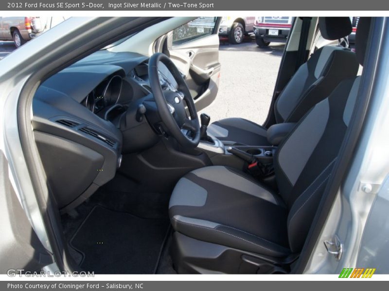  2012 Focus SE Sport 5-Door Two-Tone Sport Interior
