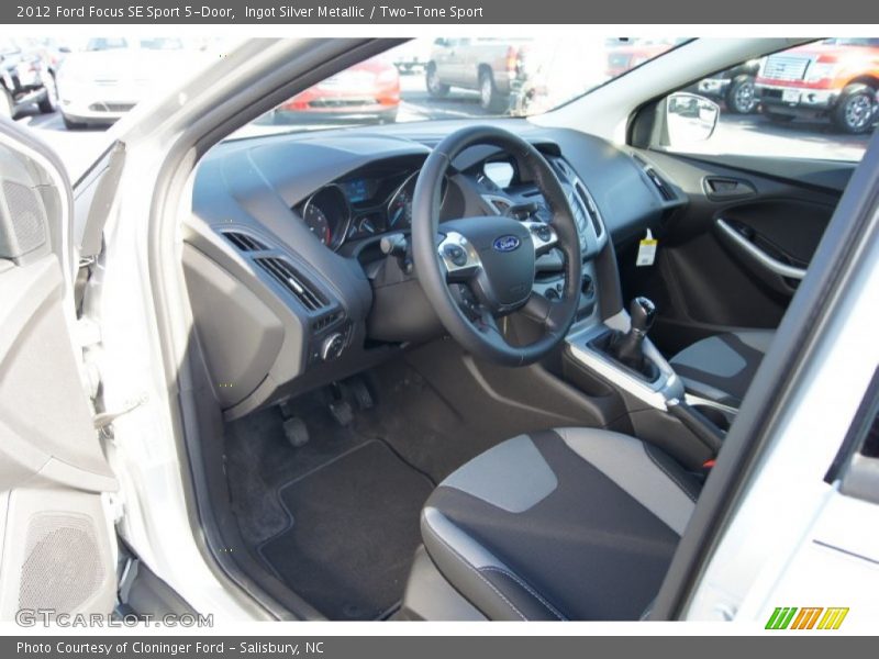  2012 Focus SE Sport 5-Door Two-Tone Sport Interior