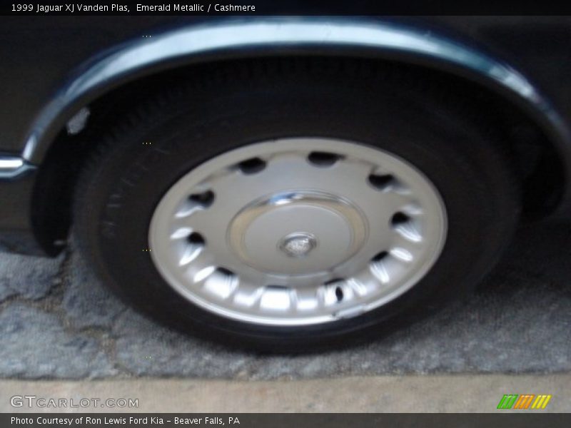 Emerald Metallic / Cashmere 1999 Jaguar XJ Vanden Plas