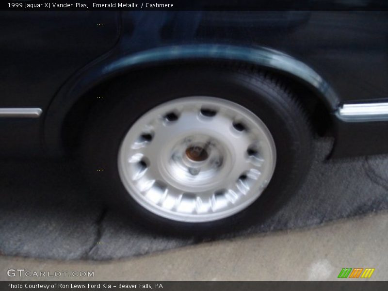 Emerald Metallic / Cashmere 1999 Jaguar XJ Vanden Plas