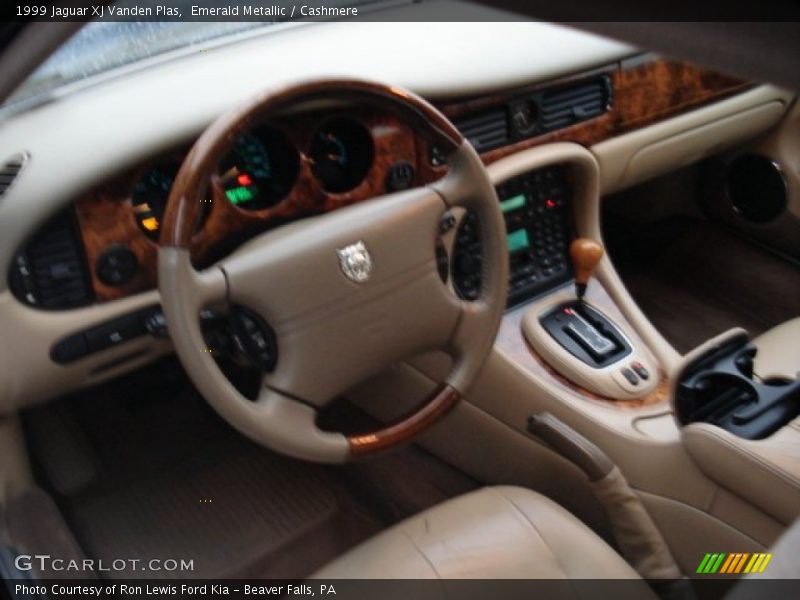 Emerald Metallic / Cashmere 1999 Jaguar XJ Vanden Plas