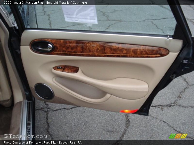 Emerald Metallic / Cashmere 1999 Jaguar XJ Vanden Plas