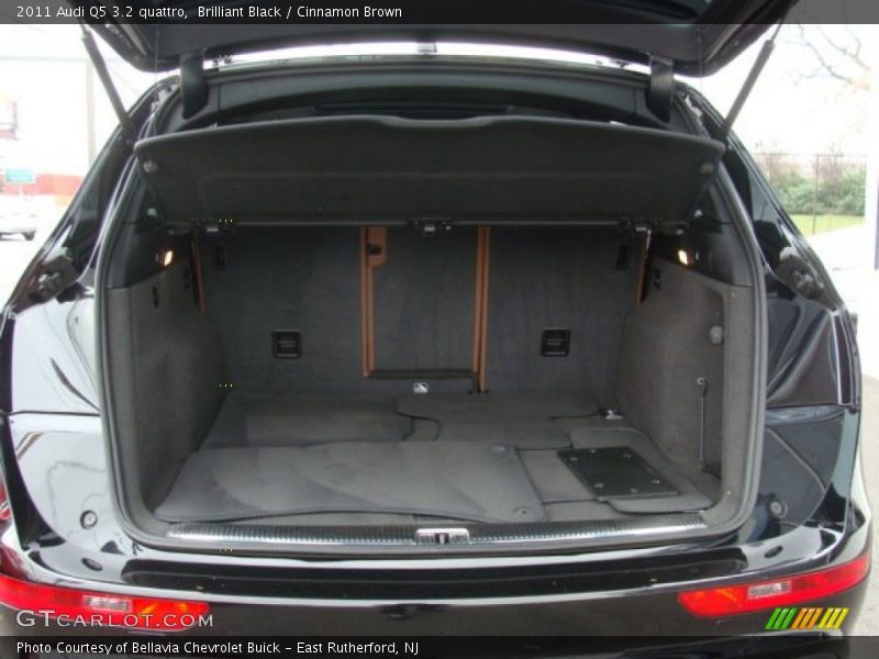 Brilliant Black / Cinnamon Brown 2011 Audi Q5 3.2 quattro