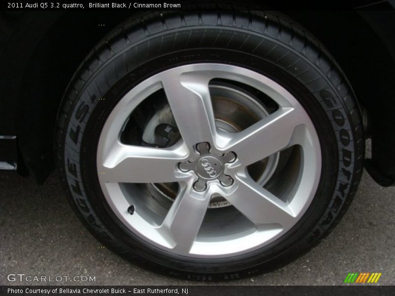 Brilliant Black / Cinnamon Brown 2011 Audi Q5 3.2 quattro