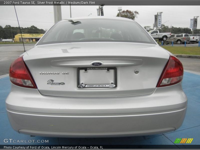 Silver Frost Metallic / Medium/Dark Flint 2007 Ford Taurus SE