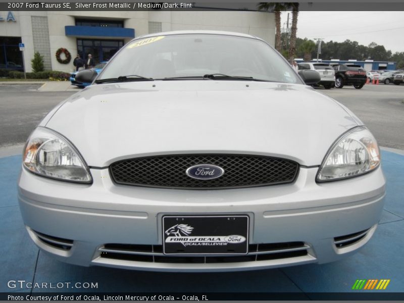 Silver Frost Metallic / Medium/Dark Flint 2007 Ford Taurus SE