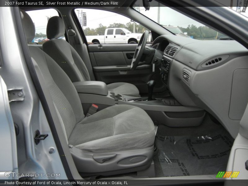 Silver Frost Metallic / Medium/Dark Flint 2007 Ford Taurus SE