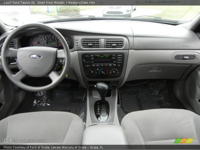 Silver Frost Metallic / Medium/Dark Flint 2007 Ford Taurus SE