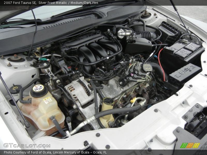 Silver Frost Metallic / Medium/Dark Flint 2007 Ford Taurus SE