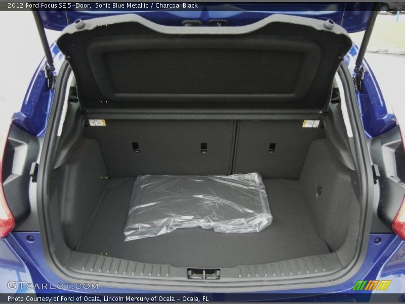 Sonic Blue Metallic / Charcoal Black 2012 Ford Focus SE 5-Door