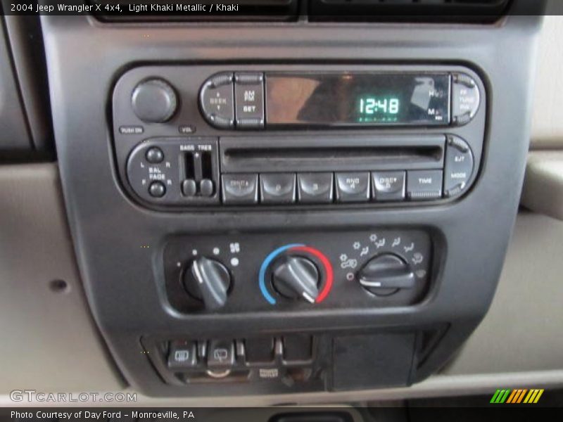 Light Khaki Metallic / Khaki 2004 Jeep Wrangler X 4x4