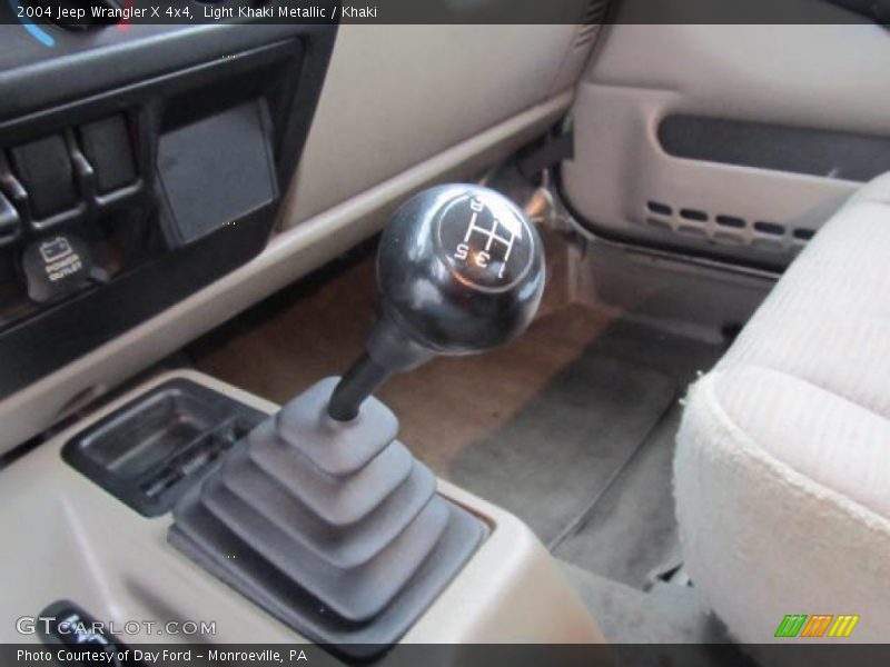 Light Khaki Metallic / Khaki 2004 Jeep Wrangler X 4x4