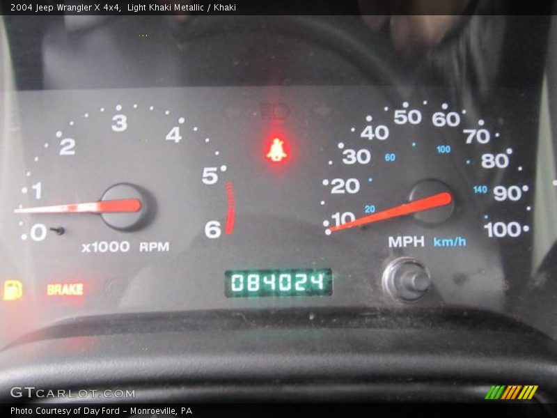 Light Khaki Metallic / Khaki 2004 Jeep Wrangler X 4x4