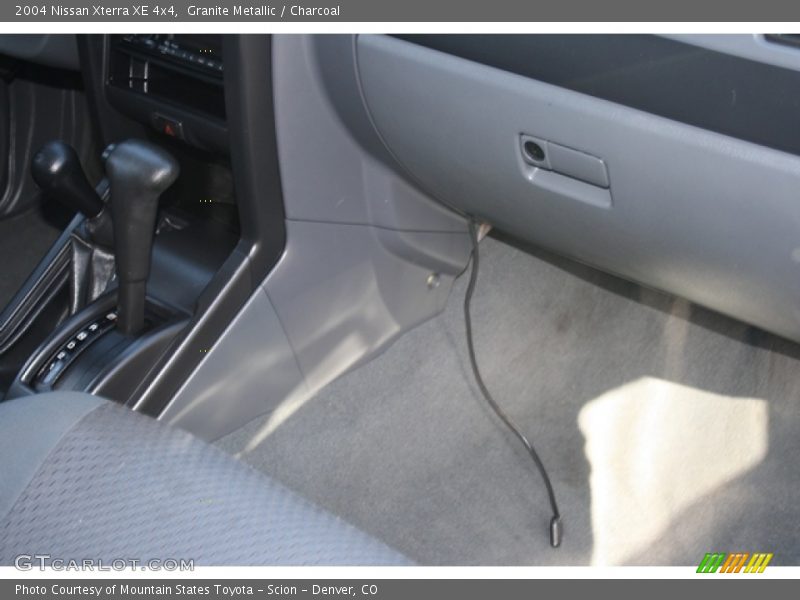 Granite Metallic / Charcoal 2004 Nissan Xterra XE 4x4