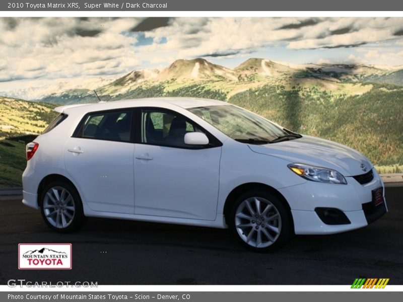 Super White / Dark Charcoal 2010 Toyota Matrix XRS