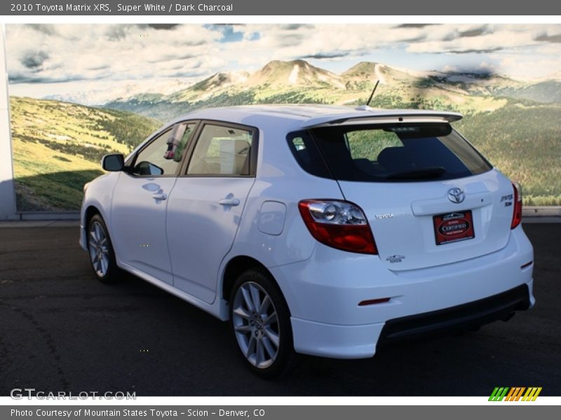 Super White / Dark Charcoal 2010 Toyota Matrix XRS