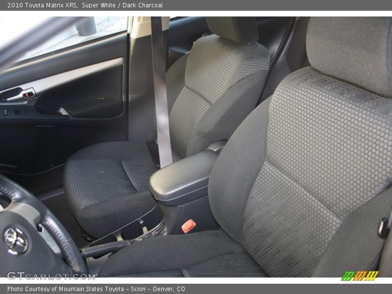 Super White / Dark Charcoal 2010 Toyota Matrix XRS