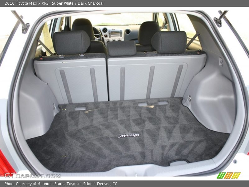 Super White / Dark Charcoal 2010 Toyota Matrix XRS