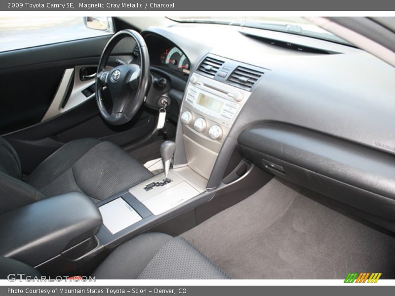Magnetic Gray Metallic / Charcoal 2009 Toyota Camry SE
