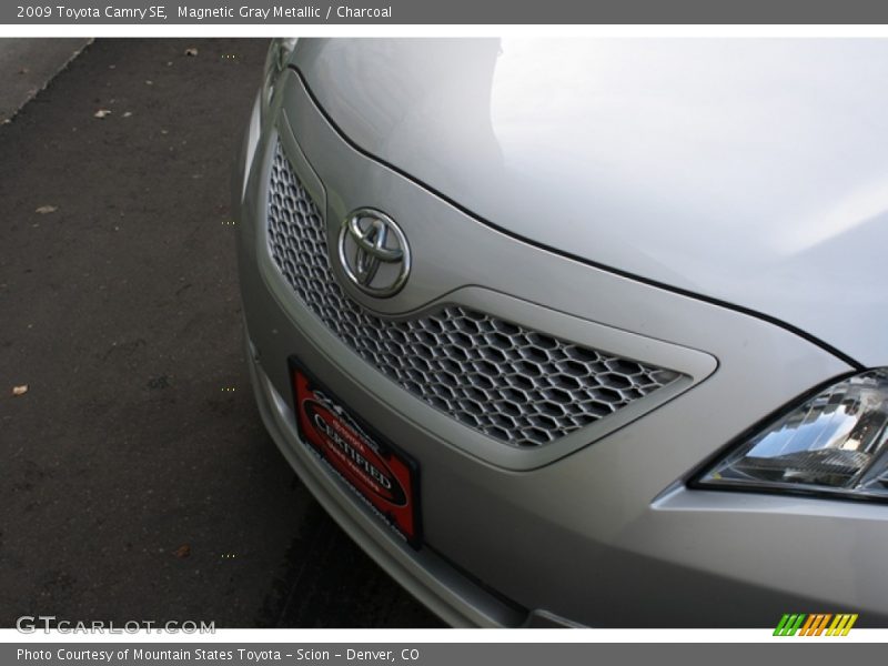 Magnetic Gray Metallic / Charcoal 2009 Toyota Camry SE