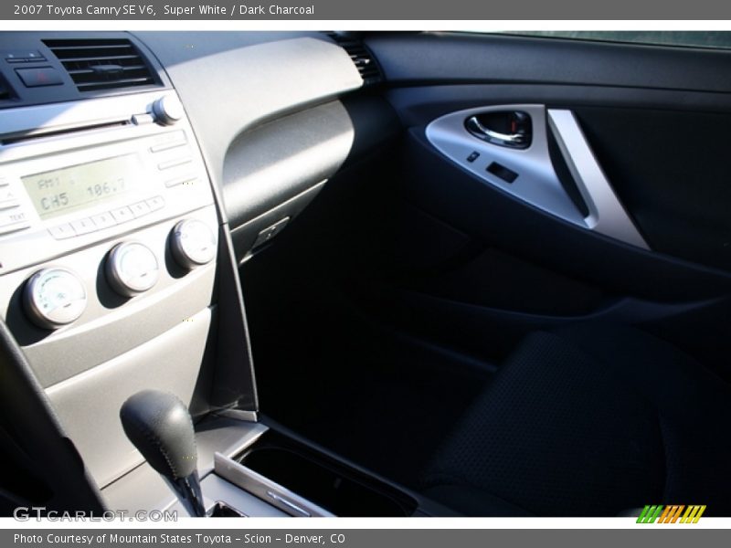 Super White / Dark Charcoal 2007 Toyota Camry SE V6