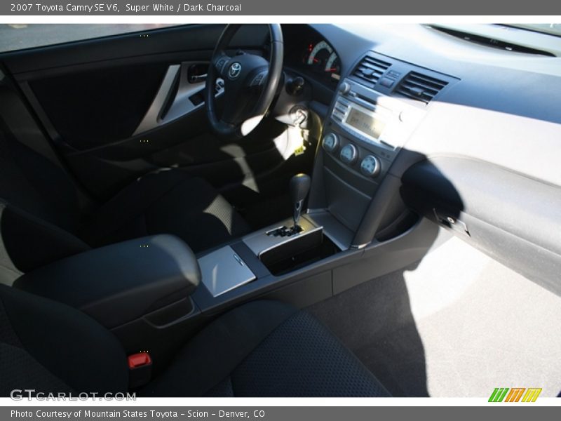 Super White / Dark Charcoal 2007 Toyota Camry SE V6