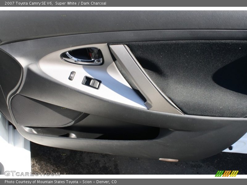 Super White / Dark Charcoal 2007 Toyota Camry SE V6
