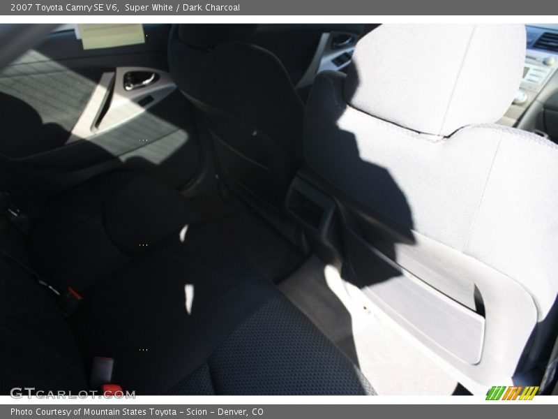 Super White / Dark Charcoal 2007 Toyota Camry SE V6