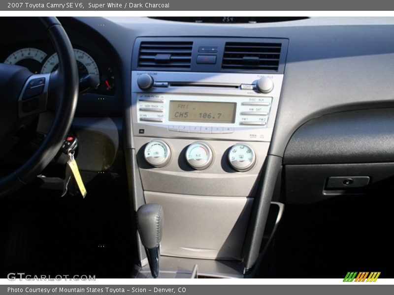 Super White / Dark Charcoal 2007 Toyota Camry SE V6