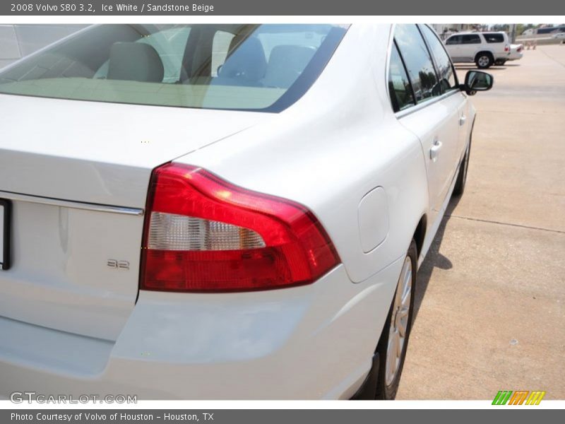 Ice White / Sandstone Beige 2008 Volvo S80 3.2